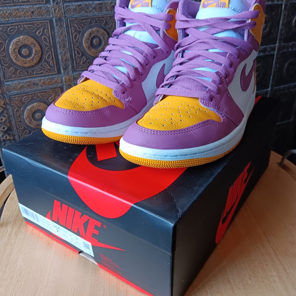 Nike Purple and Gold High-Tops